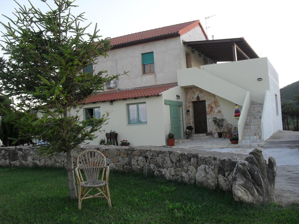 Fattoria La Traccia Villa Fertilia Kültér fotó